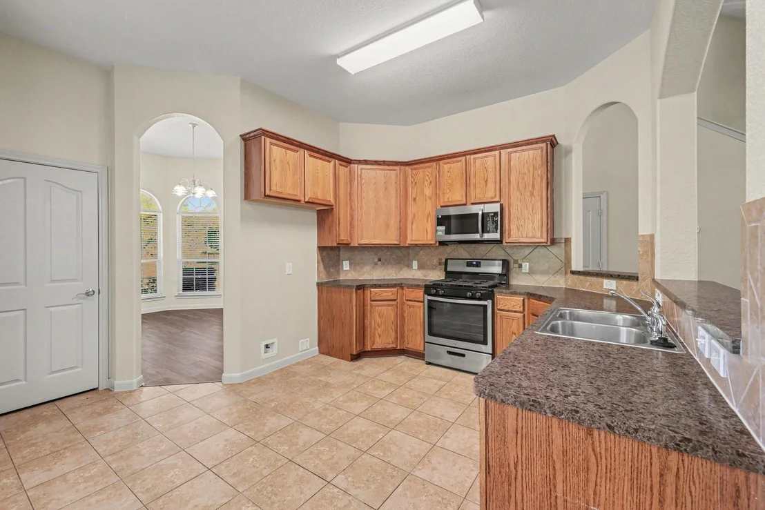 Photo of 4921 Summer Ridge Drive