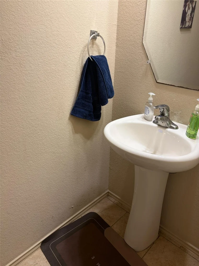 Photo of 23151 Robbers Nest Dr