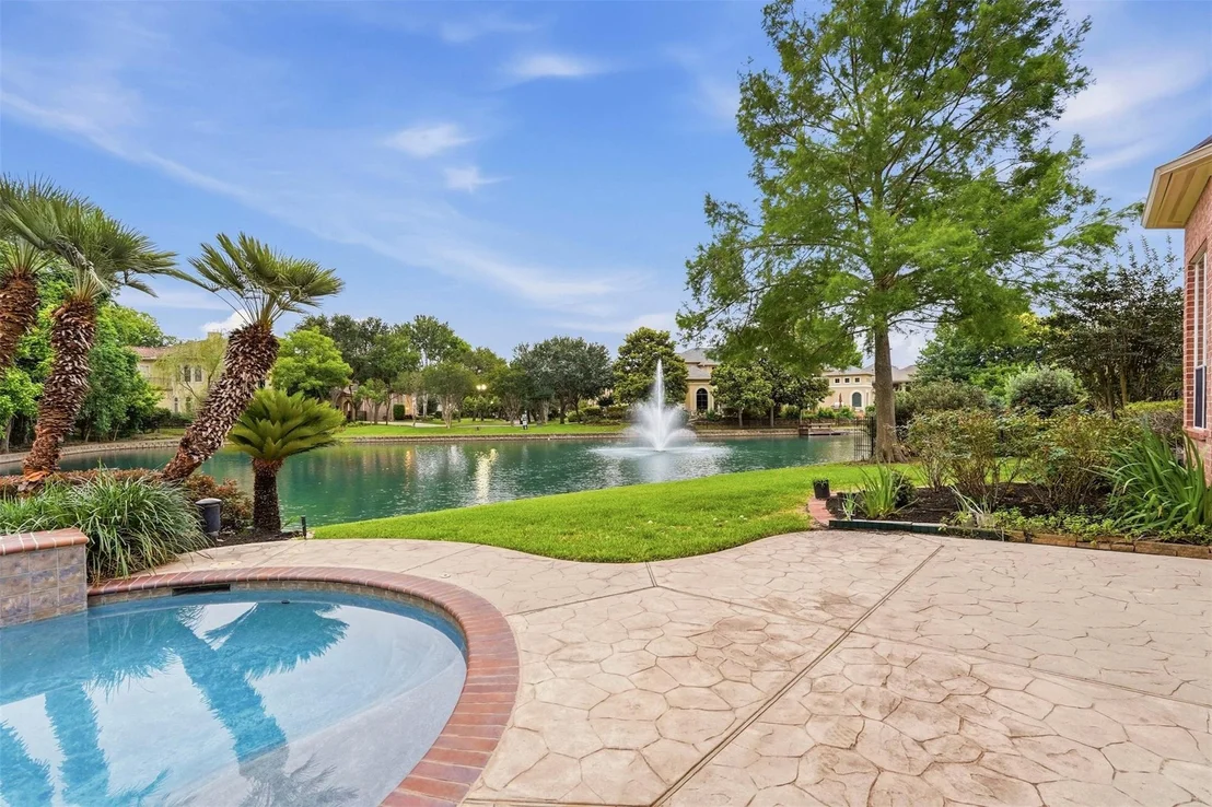 Photo of 5002 Regency Drive
