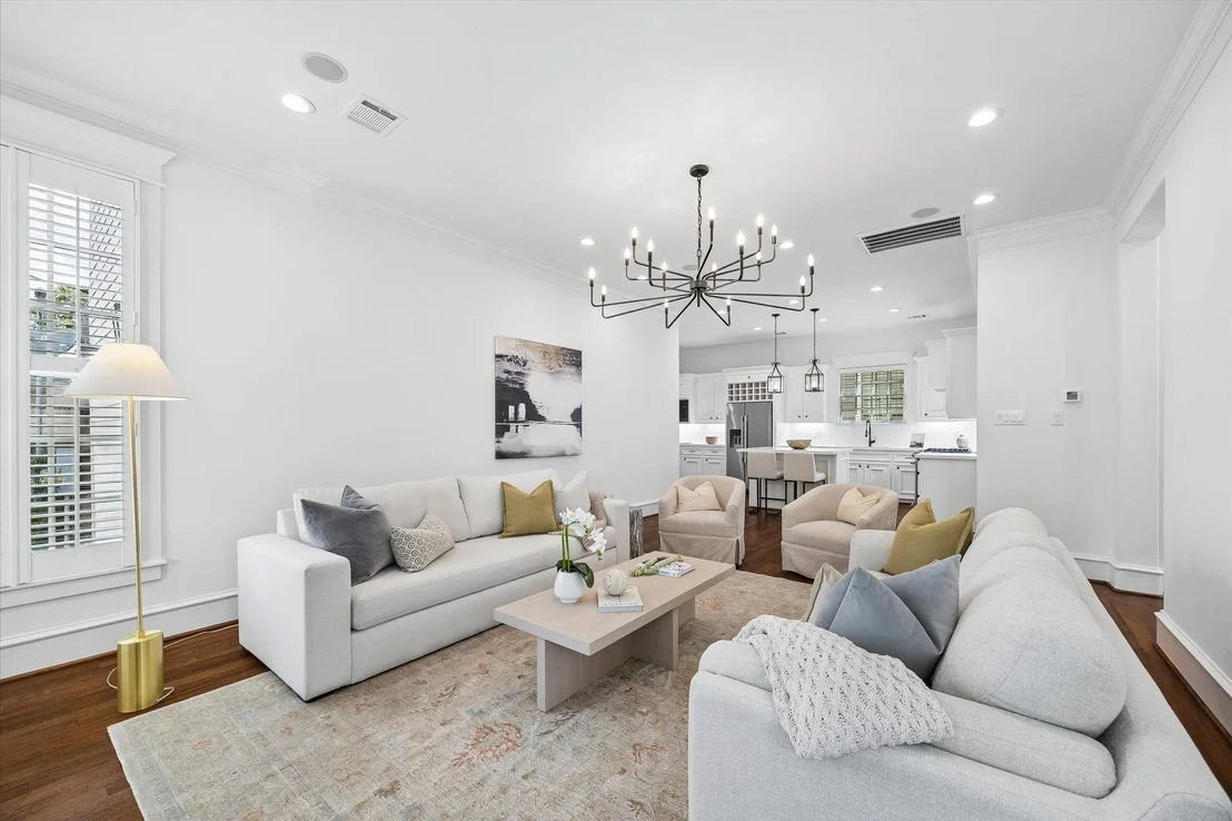 Photo of 705 W 9th Street