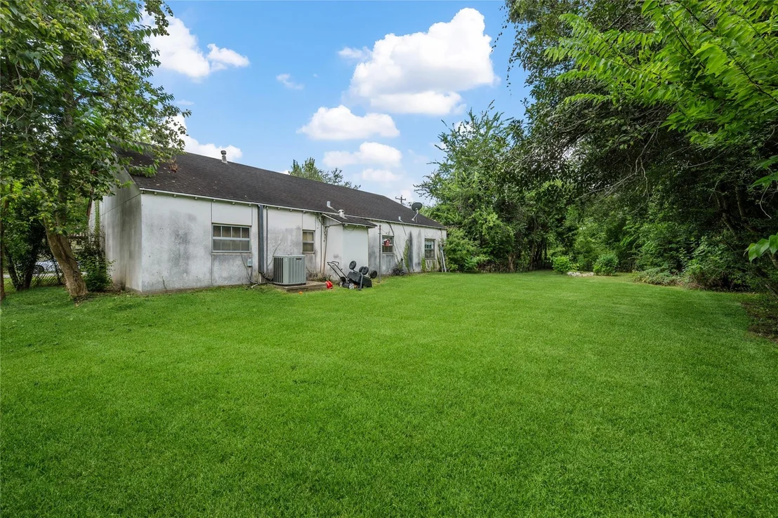 Photo of 9052 Elizabeth Road