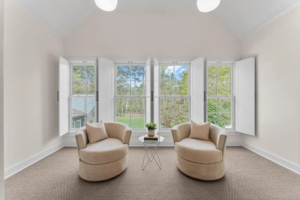 Photo of 184 W Shadowpoint Circle