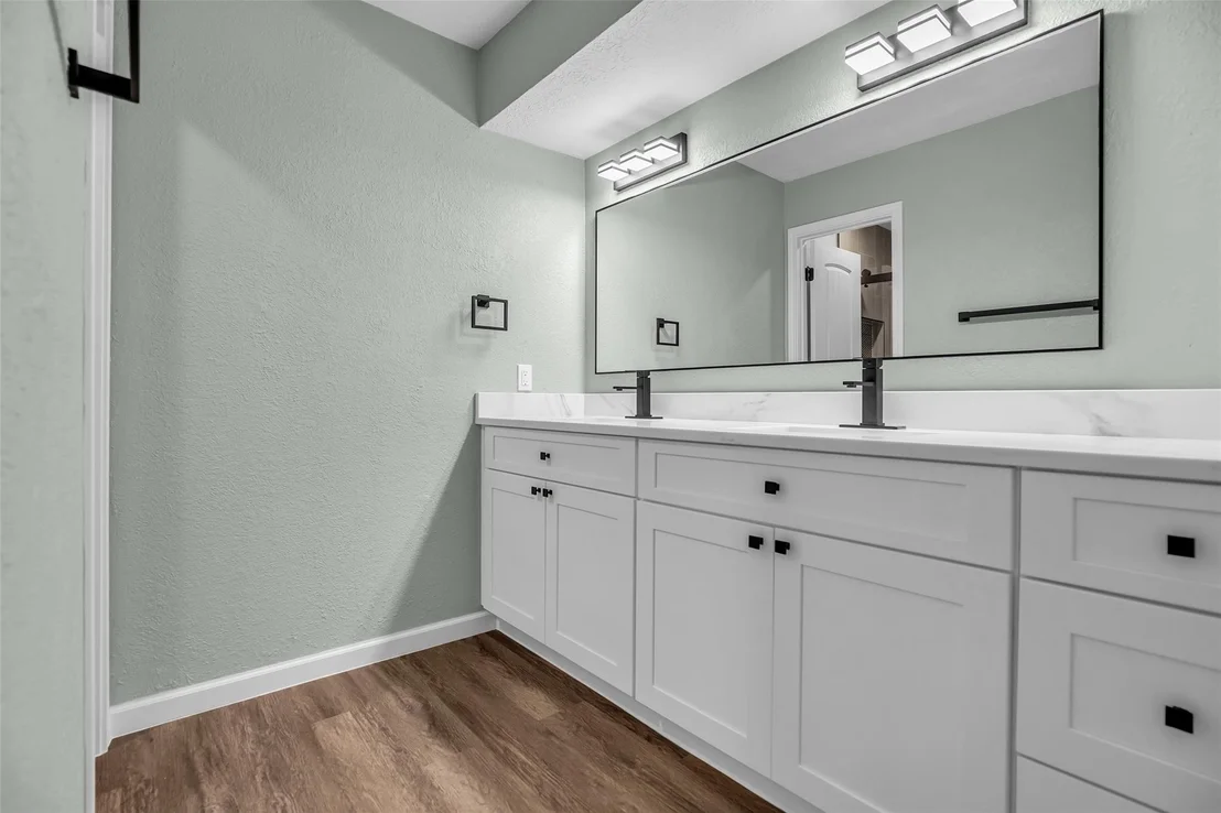 Photo of 24614 Moorgate Lane