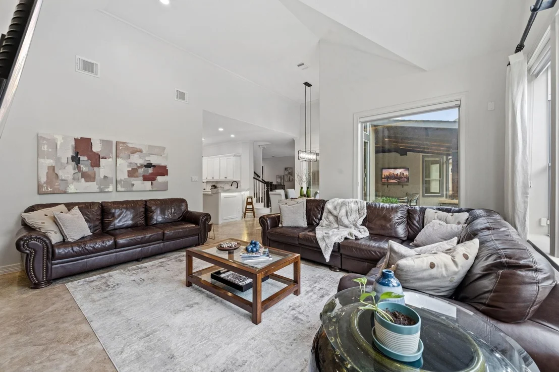Photo of 63 W Horizon Ridge Place