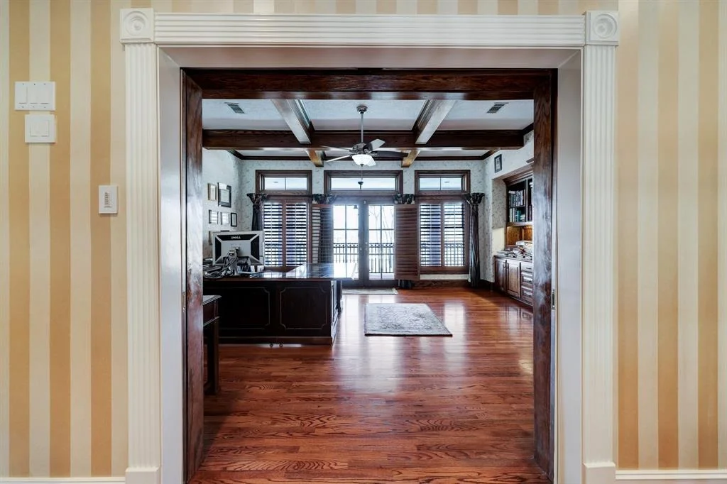 Photo of 25 Beacon Hill