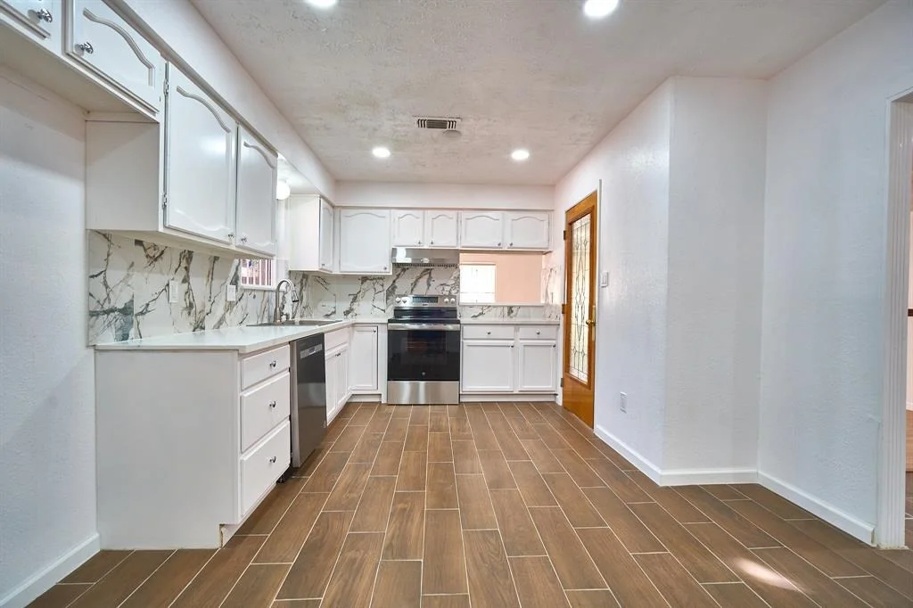Photo of 13002 Becklin Lane