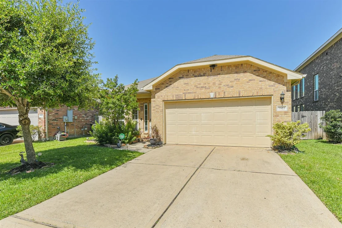 Photo of 7527 Windsor Valley Lane