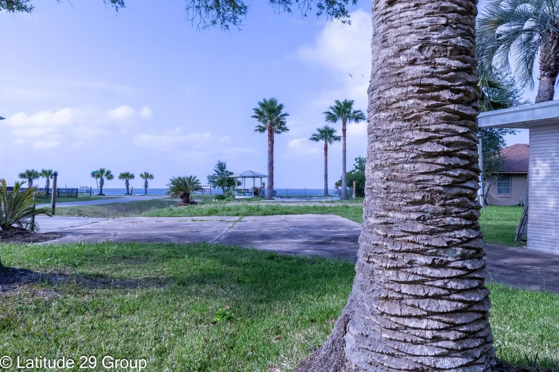 Photo of 2588 Cliff Drive