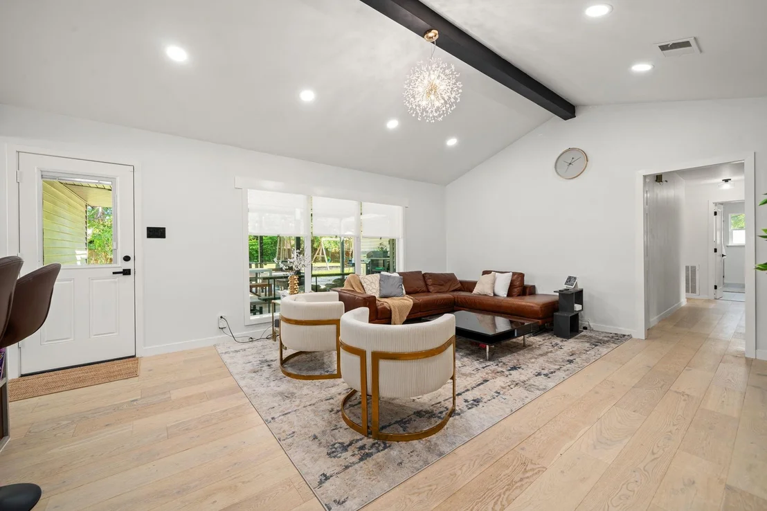 Photo of 2211 Pomeran Drive