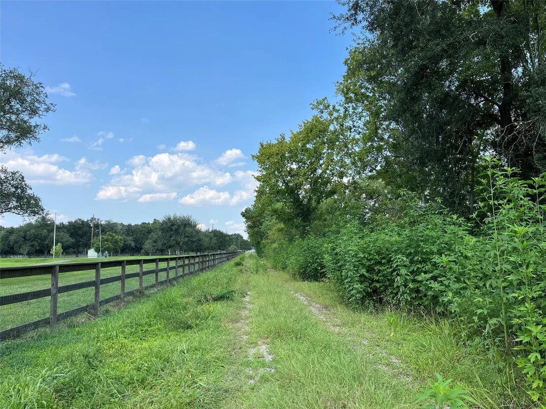 Photo of 5757 Burnett Road