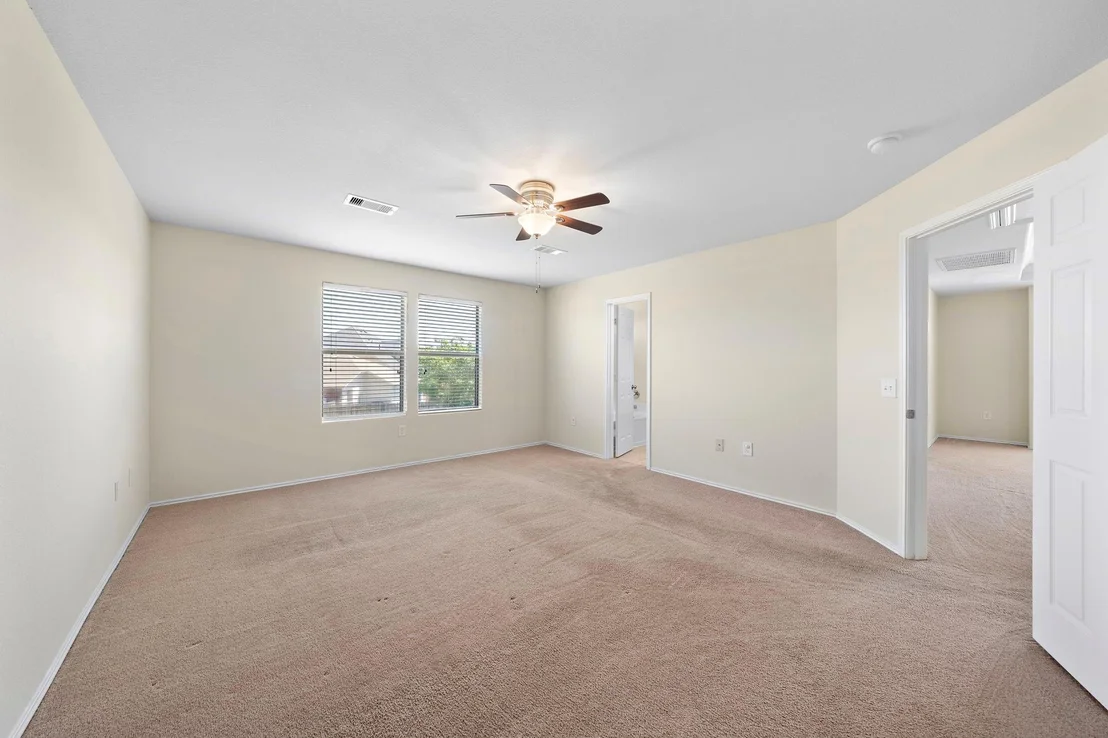 Photo of 1418 S Maple Drive
