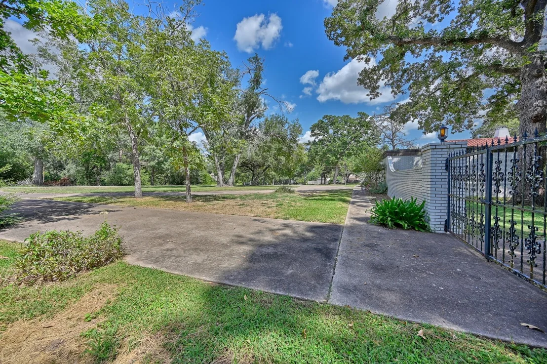 Photo of 312 Cedar Circle