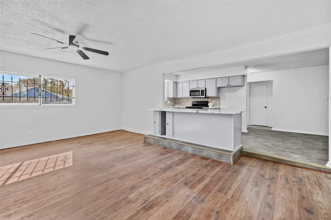 Photo of 10027 Valley Sun Drive