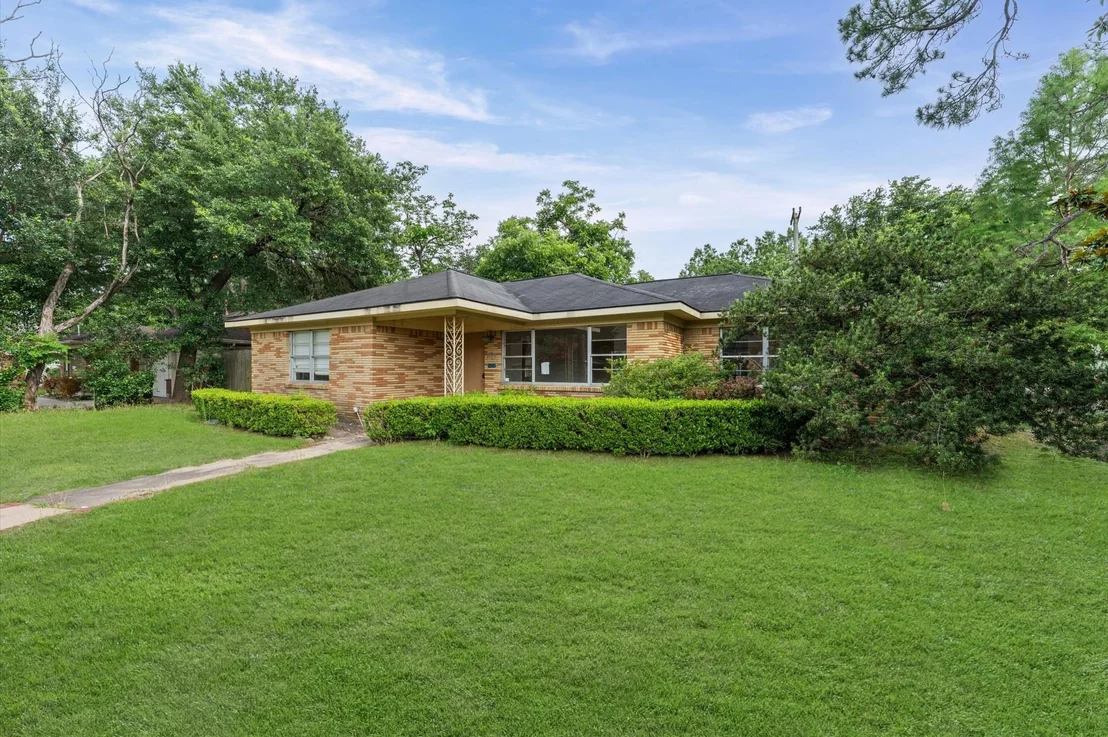 Photo of 3123 Broadmead Drive