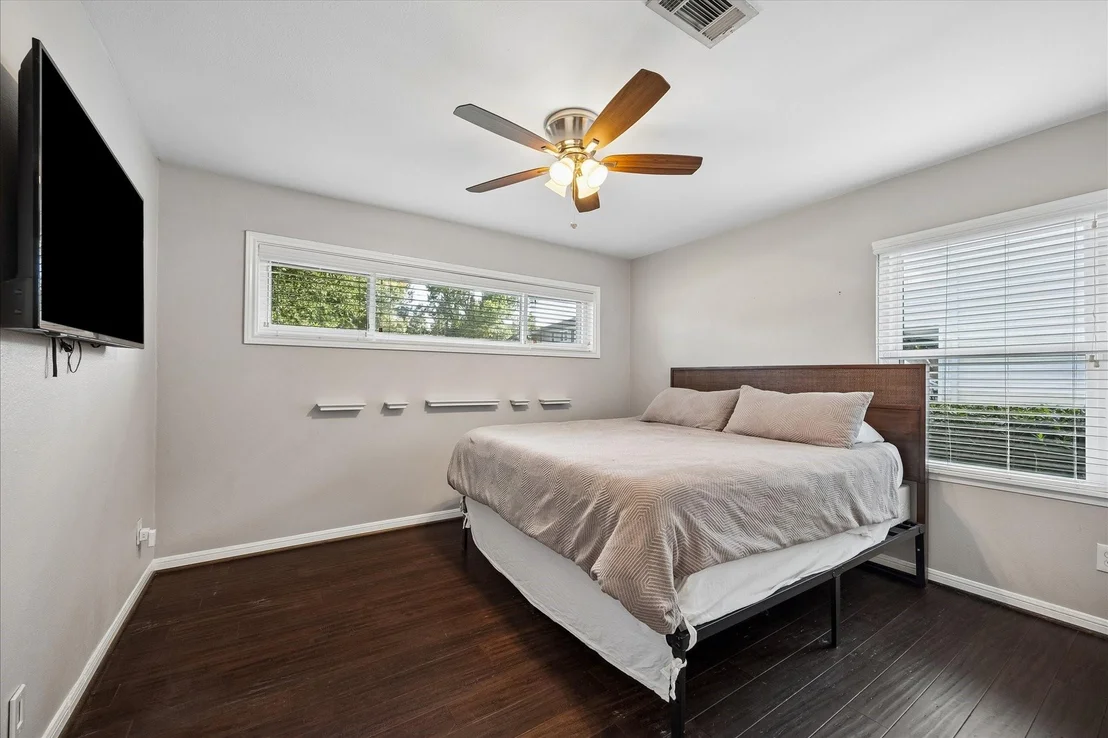 Photo of 2214 Saxon Drive