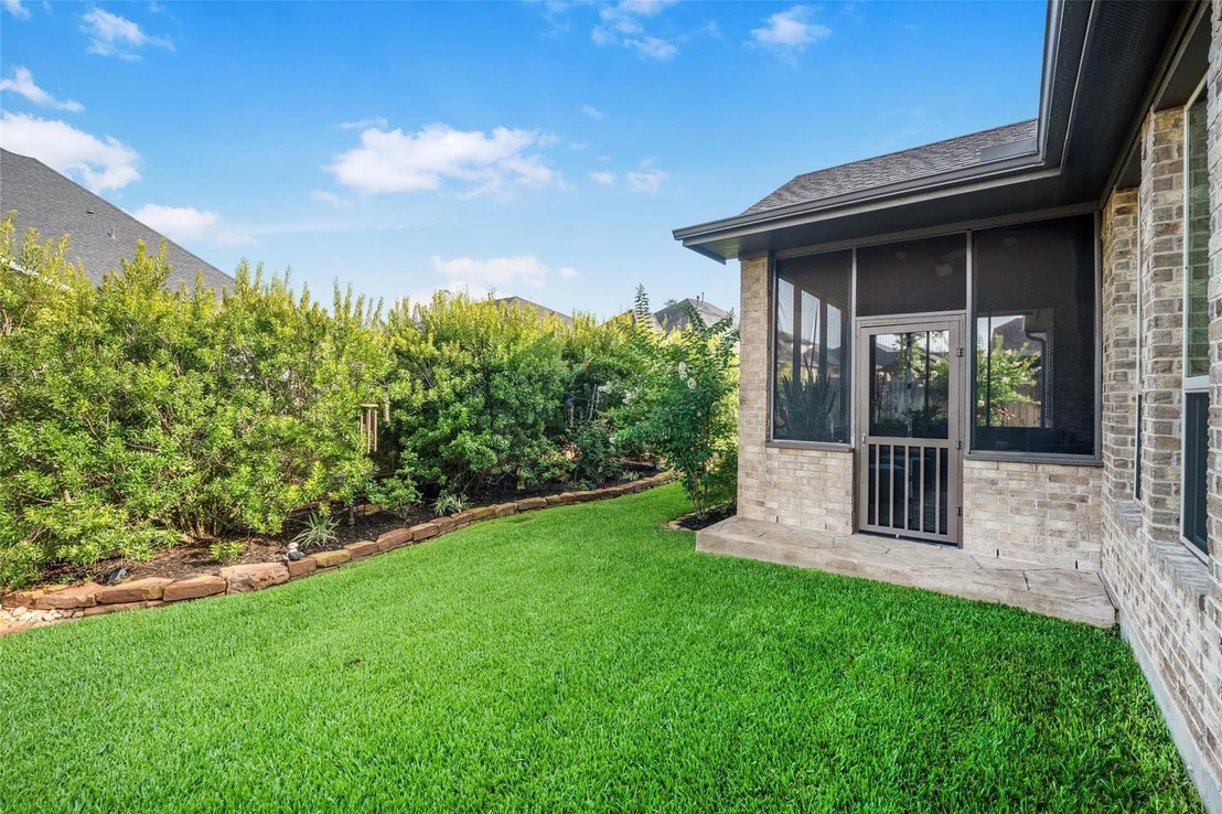 Photo of 915 Falcon Hollow Lane