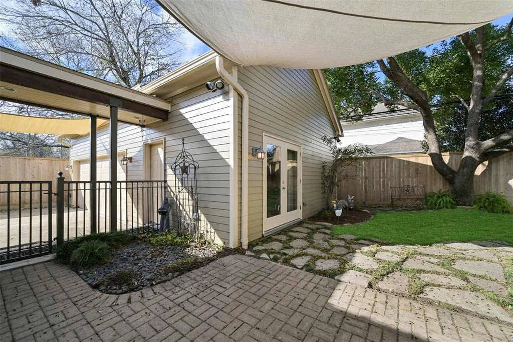 Photo of 3738 Blue Bonnet Boulevard