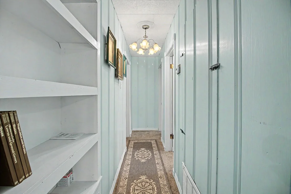 Photo of 637 Lakeview Drive