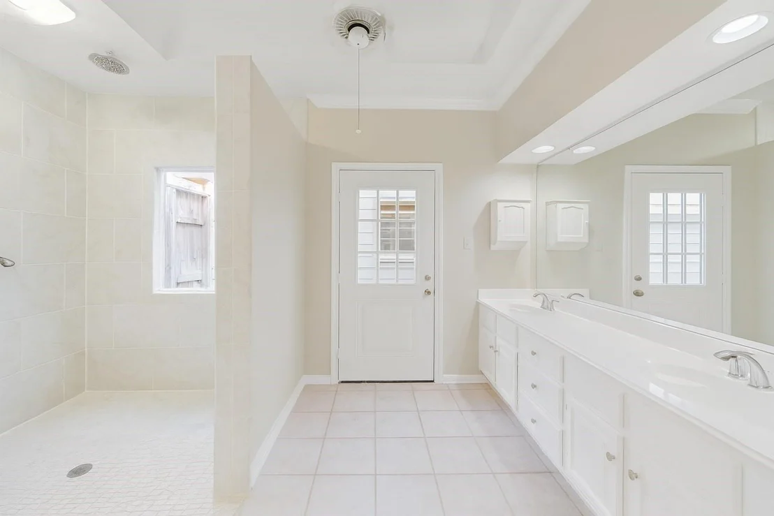 Photo of 15914 Meadowside Drive