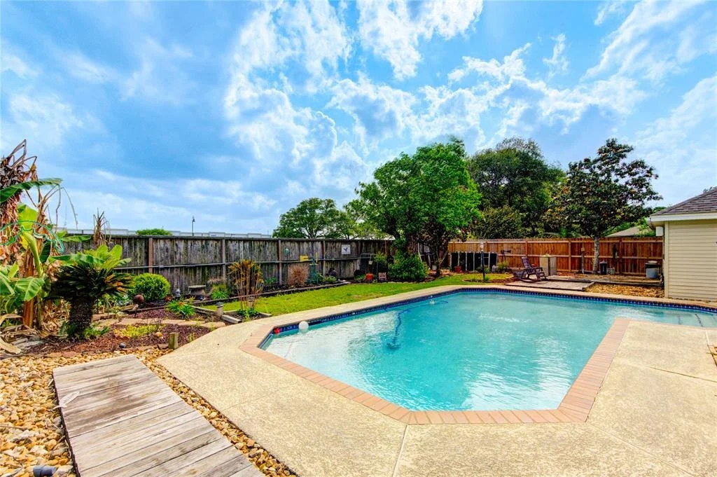 Photo of 22211 Bucktrout Lane