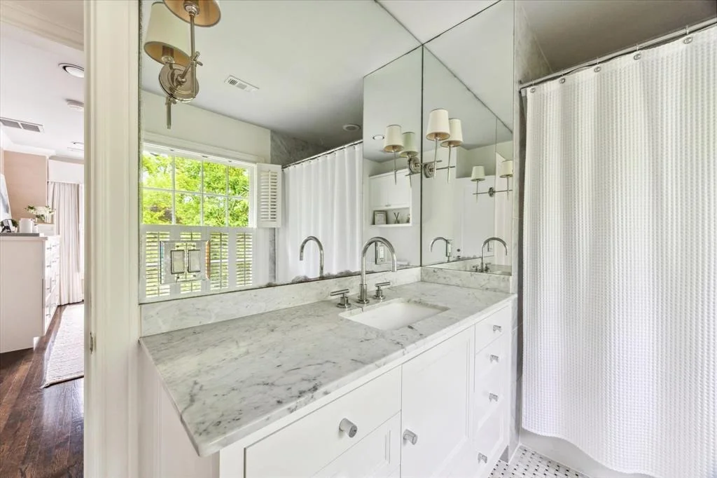 Photo of 2911 Sunset Boulevard