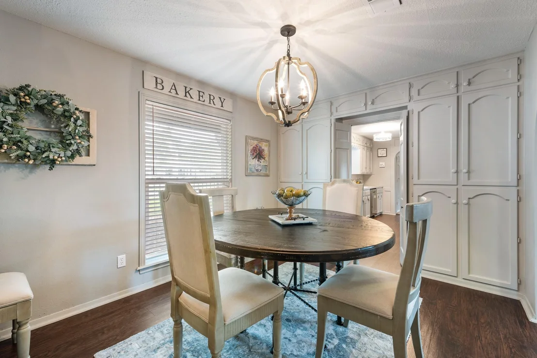 Photo of 2512 Towering Oaks Drive