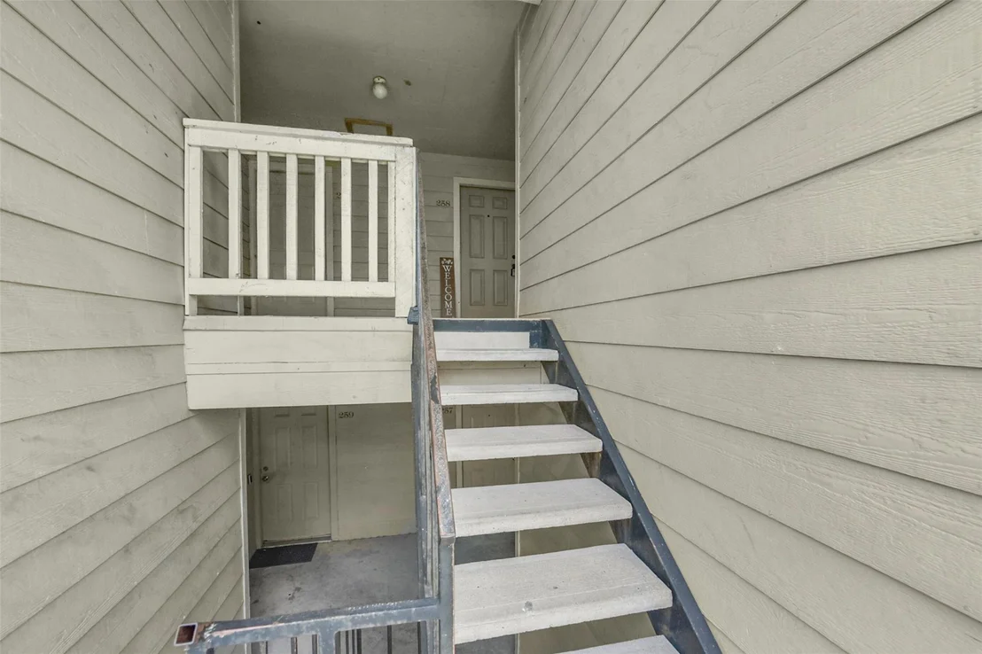 Photo of Unit 258C at 2501 Gulf Freeway