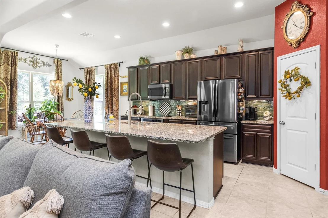 Photo of 9184 White Tail Drive