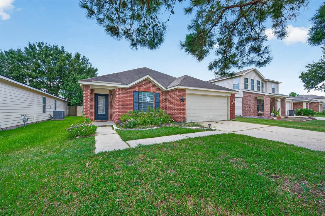 Photo of 24019 Kingbriar Drive