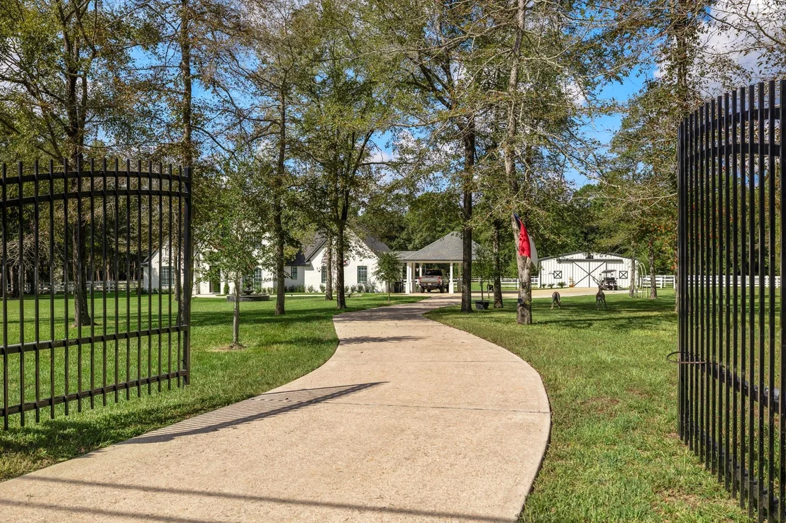 Photo of 31219 Edgewater Drive
