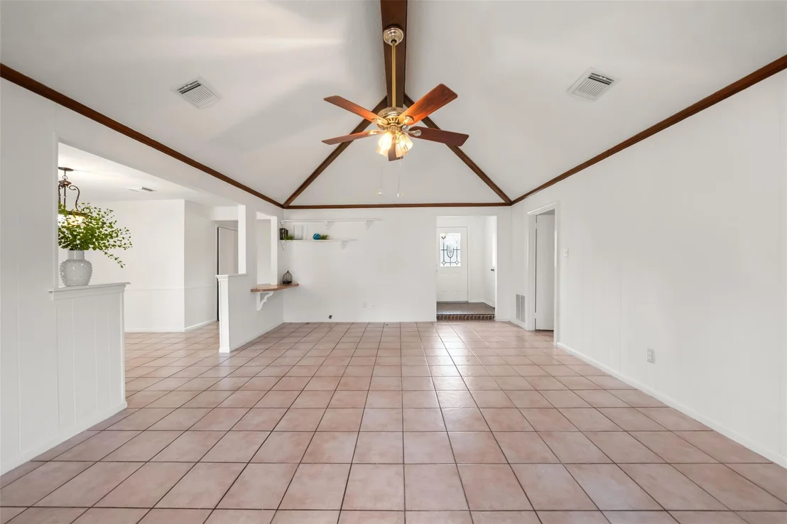 Photo of 307 Bickett Lane