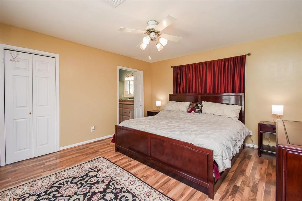 Photo of 5450 Grape Street