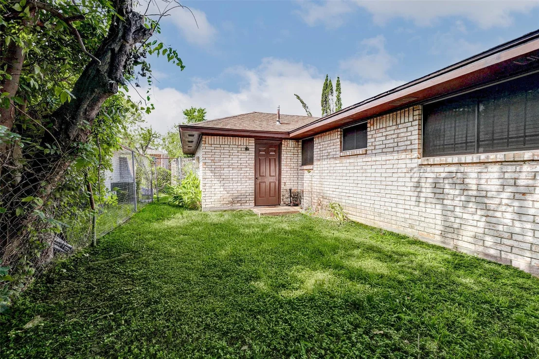 Photo of 4543 Fallen Oaks Drive