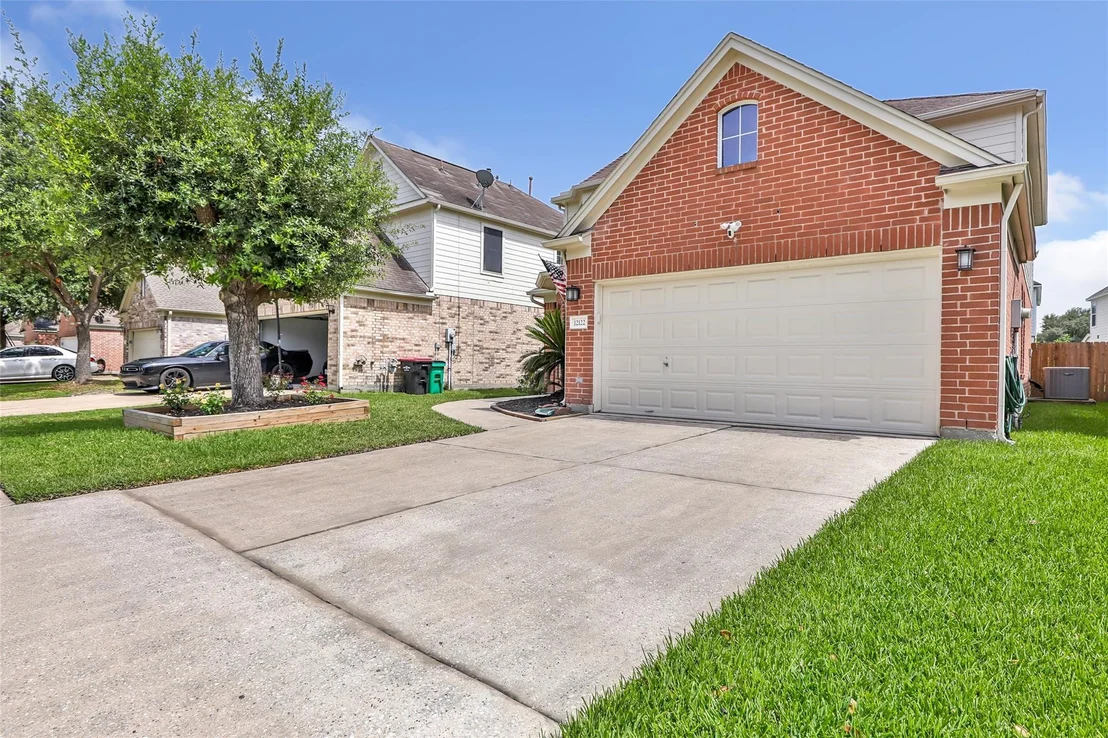 Photo of 12122 Landsdown Ridge Way