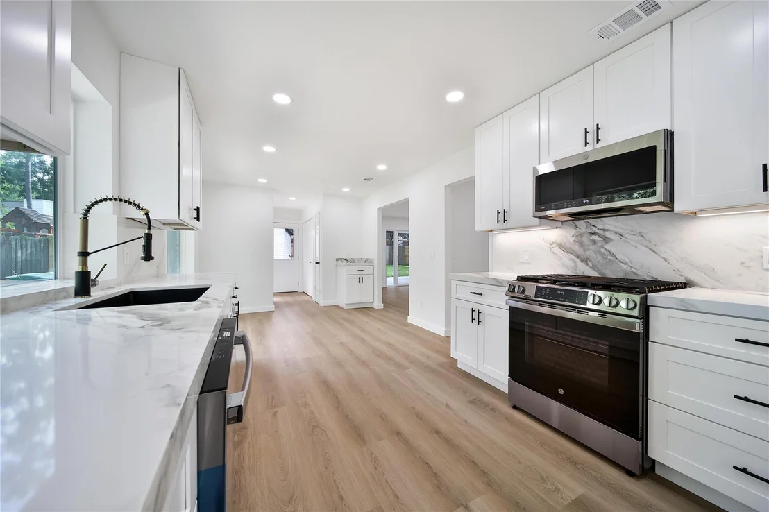 Photo of 70 Breezy Point Place