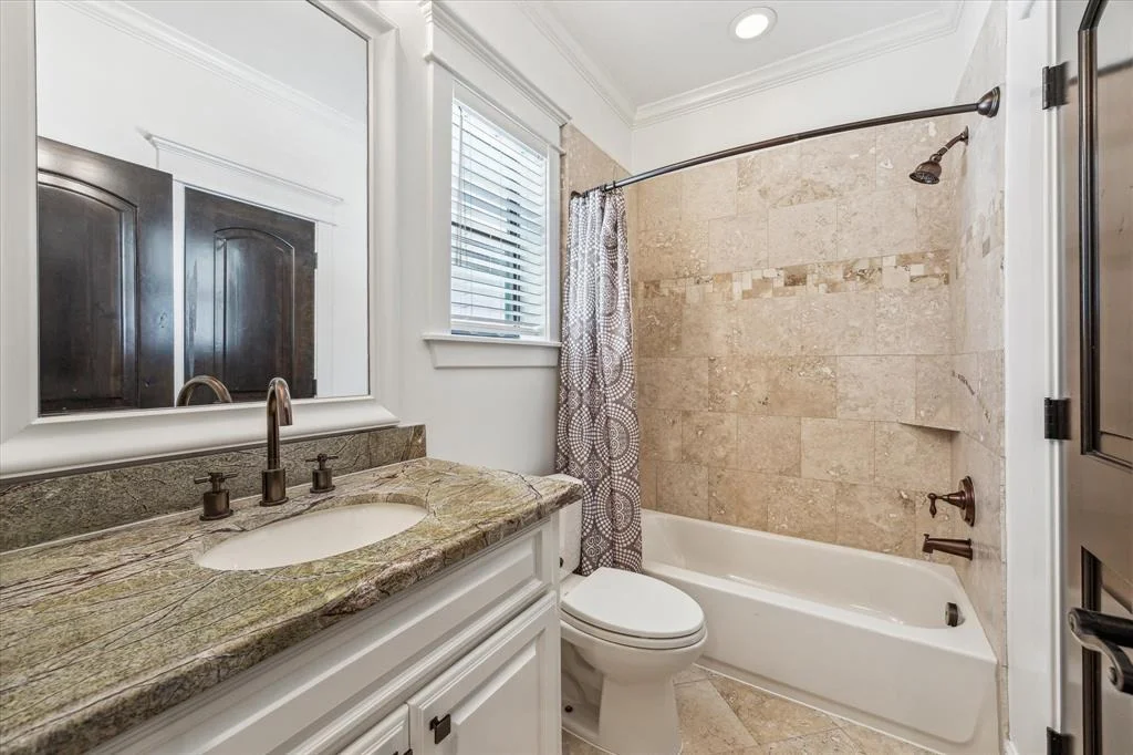Photo of 1558 Hewitt Drive