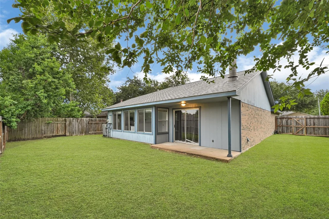 Photo of 10802 Forest Leaf Drive