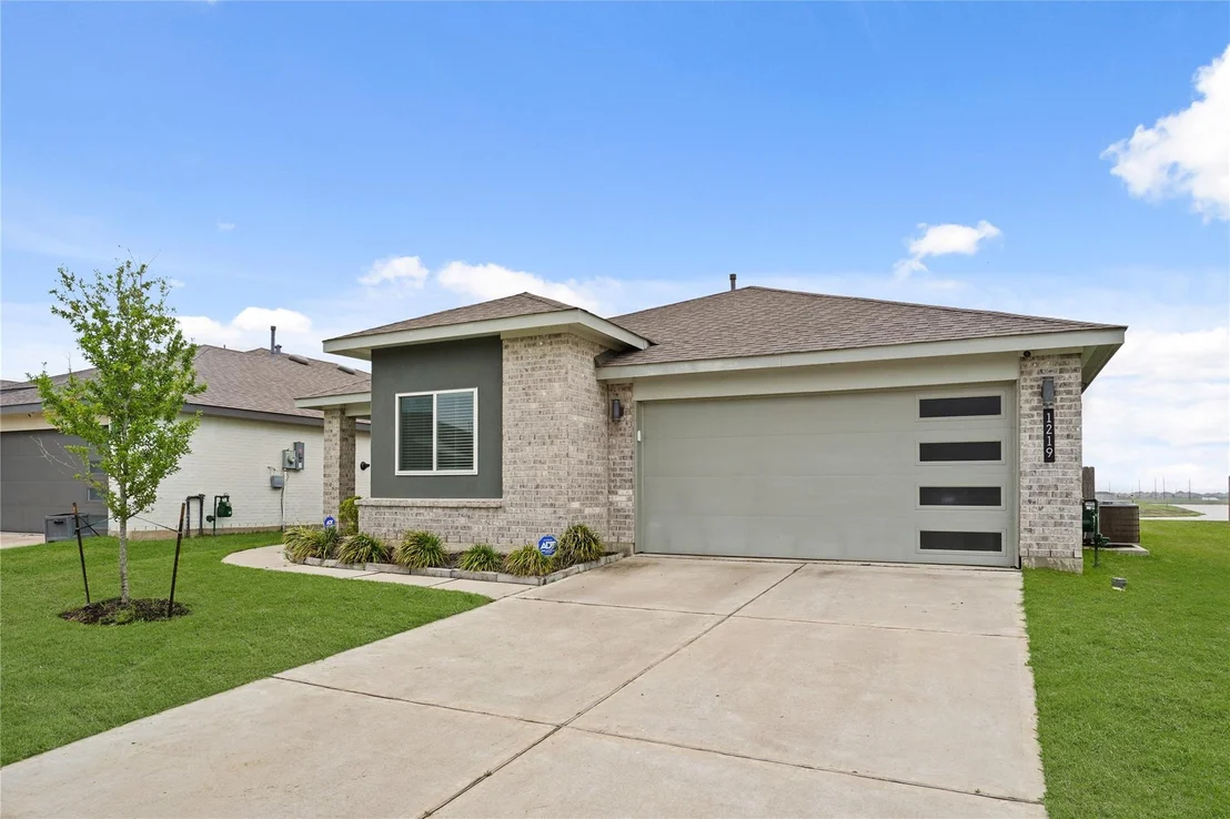 Photo of 1219 Minerals Lane