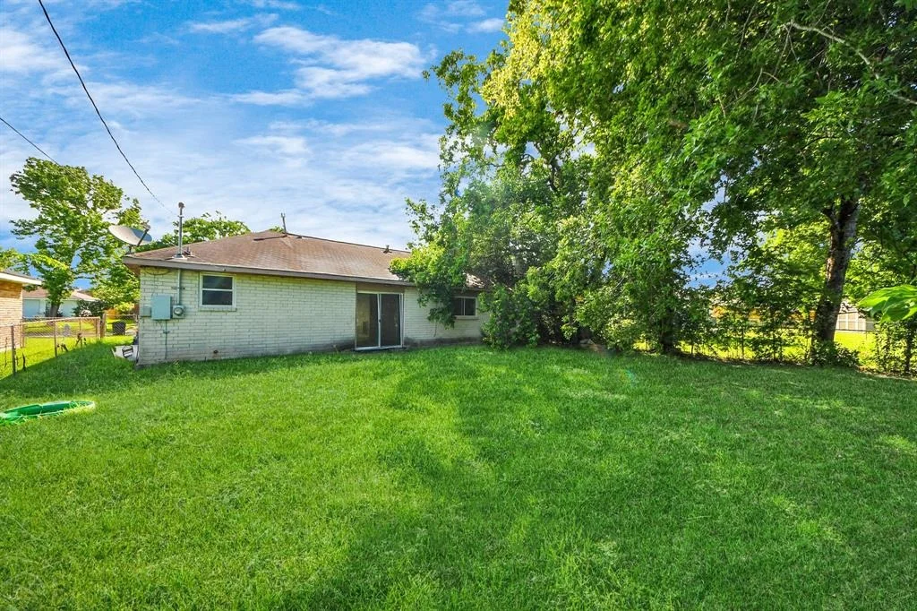 Photo of 12610 Chiswick Road