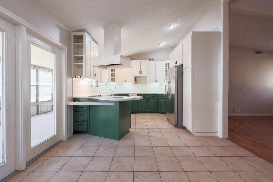 Photo of 20427 Lakeside Drive