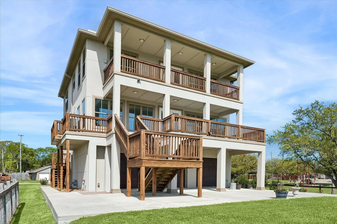 Photo of 2001 Oceanview Drive
