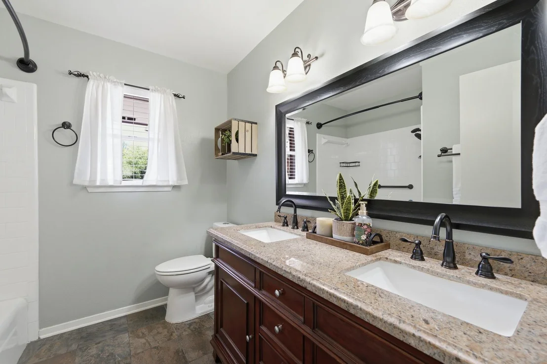 Photo of 1416 Linwood Drive