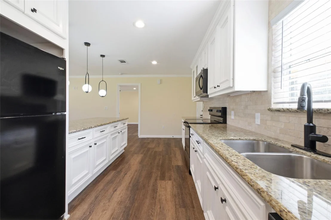 Photo of 340 Oak Ridge Drive