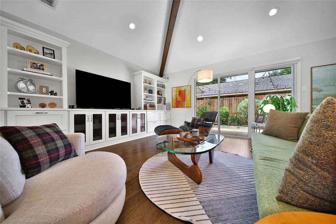 Photo of 1503 W T C Jester Boulevard