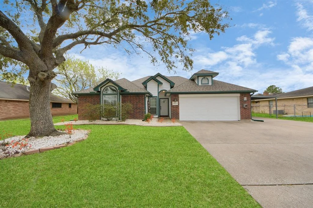 Photo of 2410 Lily Lane