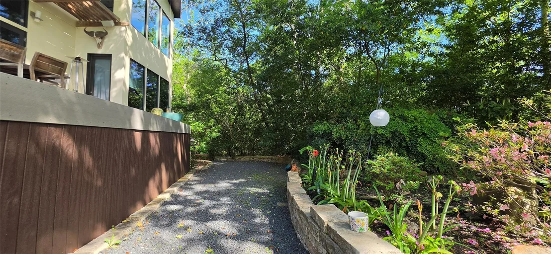Photo of 15 Hudson Circle