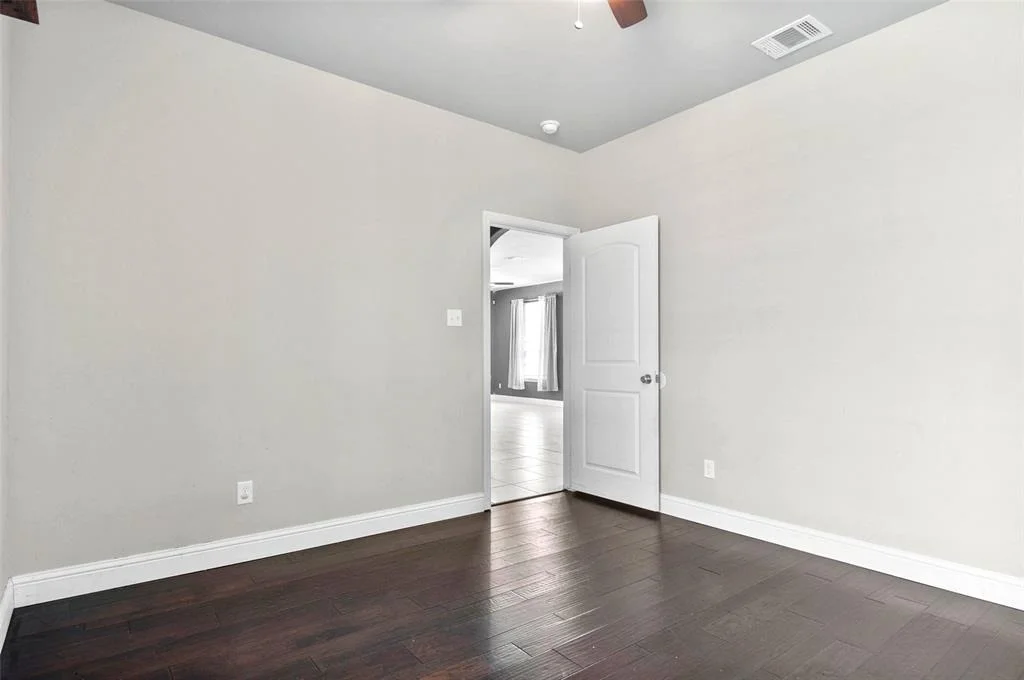 Photo of 431 Sabine Avenue