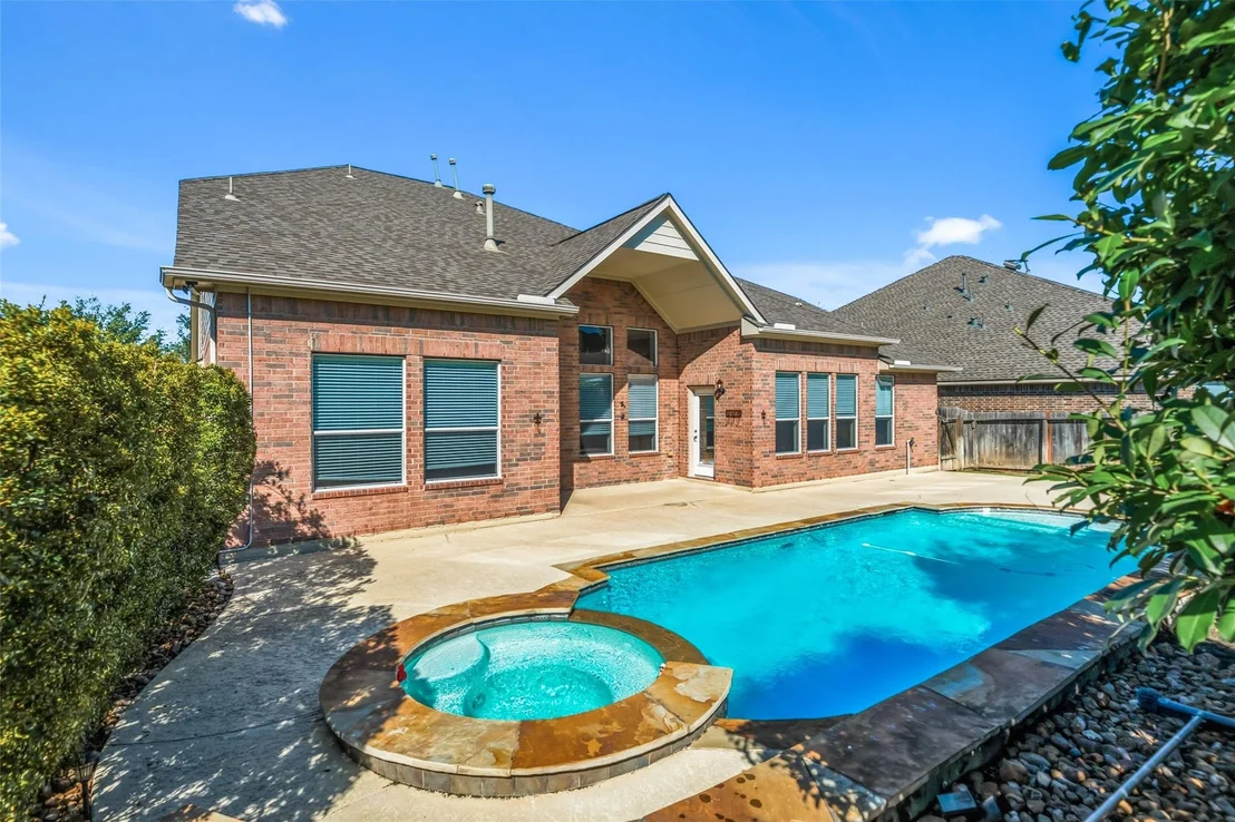 Photo of 25802 Northcrest Drive