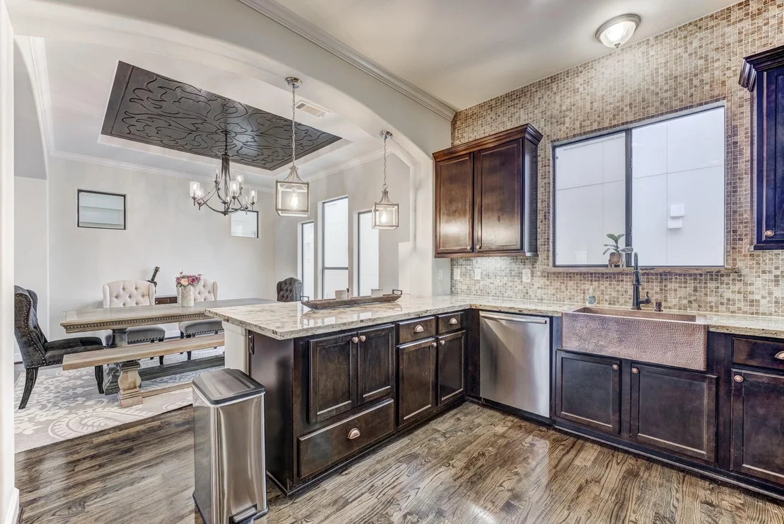 Photo of 2308 Couch Street