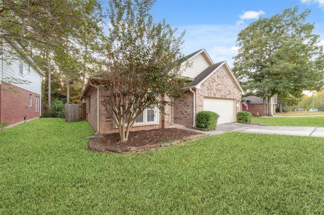 Photo of 3520 White Oak Point Drive